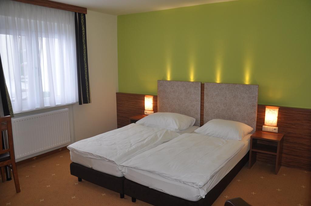 Gasthof Zur Linde Sankt Andra am Zicksee Room photo